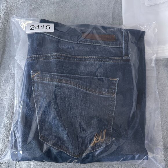 Express Barely Bootcut Jeans Womens Size 4R Mid Rise Medium Wash Stretch Blue - Picture 13 of 13